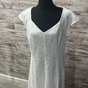 Liz Claiborne size 16 white beautiful out going dress